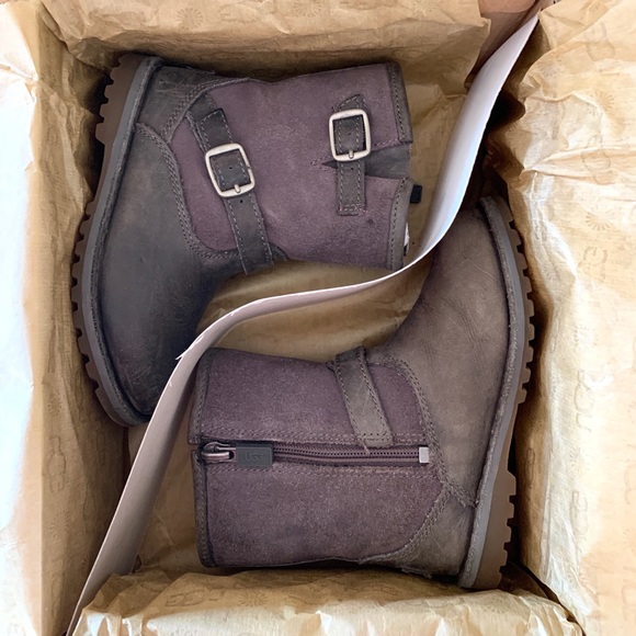 Girl Ugg - Picture 3 of 3